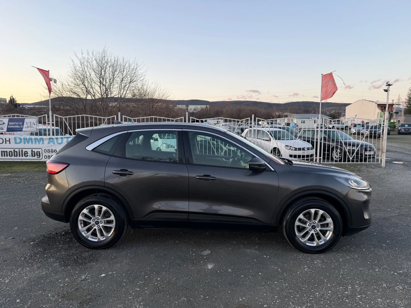 Ford Kuga 2.0 - 190 / 4Х4 / АВТОМАТИК / ЕВРО6 / ЗАДНА КАМЕРА, снимка 4 - Автомобили и джипове - 53990254