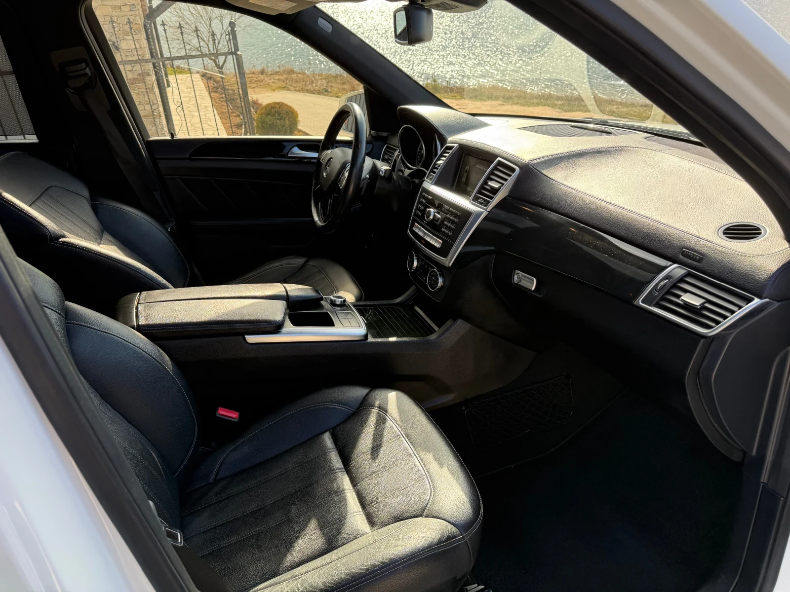 Mercedes-Benz GL 350 AMG/PANORAMA/DISTRONIK/360/KEYLESS/SOFT CLOSE, снимка 11 - Автомобили и джипове - 54001707