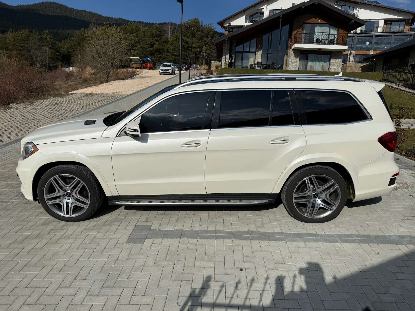 Mercedes-Benz GL 350 AMG/PANORAMA/DISTRONIK/360/KEYLESS/SOFT CLOSE, снимка 4 - Автомобили и джипове - 54001707