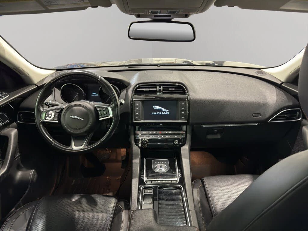 Jaguar F-PACE  25t Prestige AWD, снимка 12 - Автомобили и джипове - 54323745