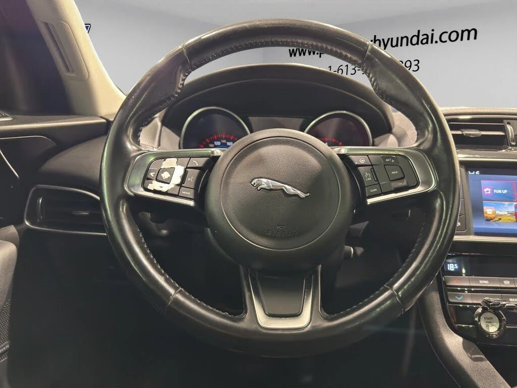 Jaguar F-PACE  25t Prestige AWD, снимка 11 - Автомобили и джипове - 54323745