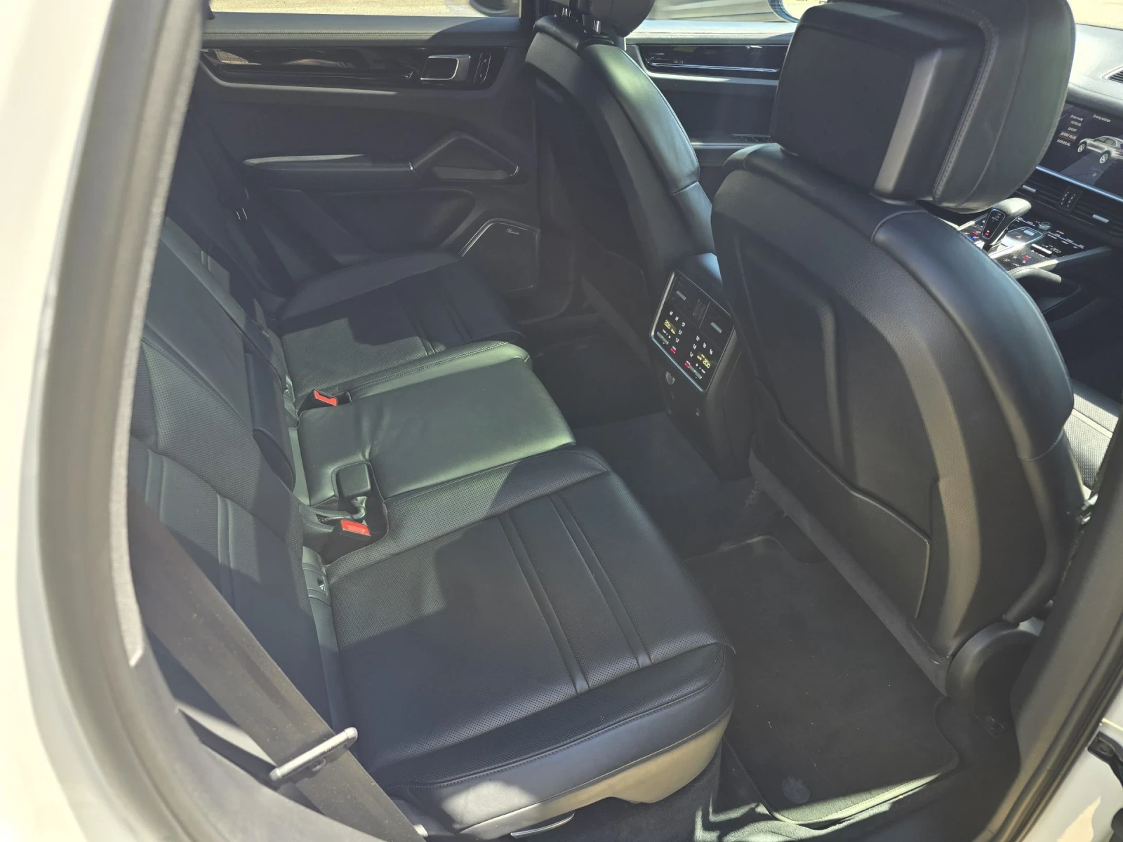 Porsche Cayenne S/BURMESTER/PANO/21/AIR, снимка 10 - Автомобили и джипове - 54329509