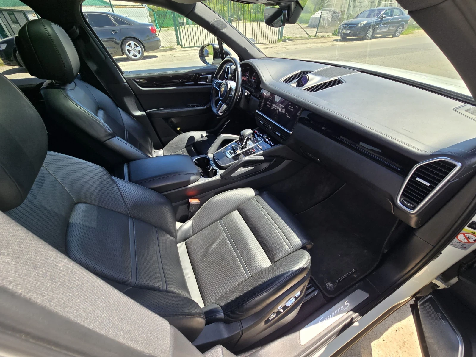 Porsche Cayenne S/BURMESTER/PANO/21/AIR, снимка 11 - Автомобили и джипове - 54329509