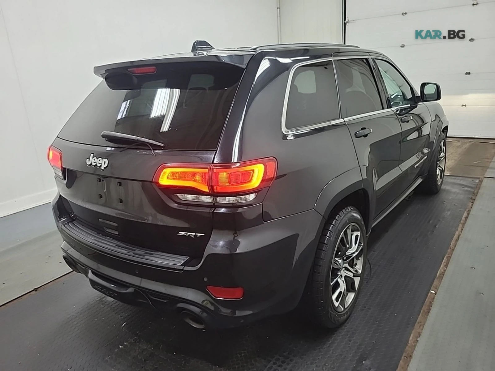 Jeep Grand cherokee SRT Автокредит Цена до България, снимка 4 - Автомобили и джипове - 54959450