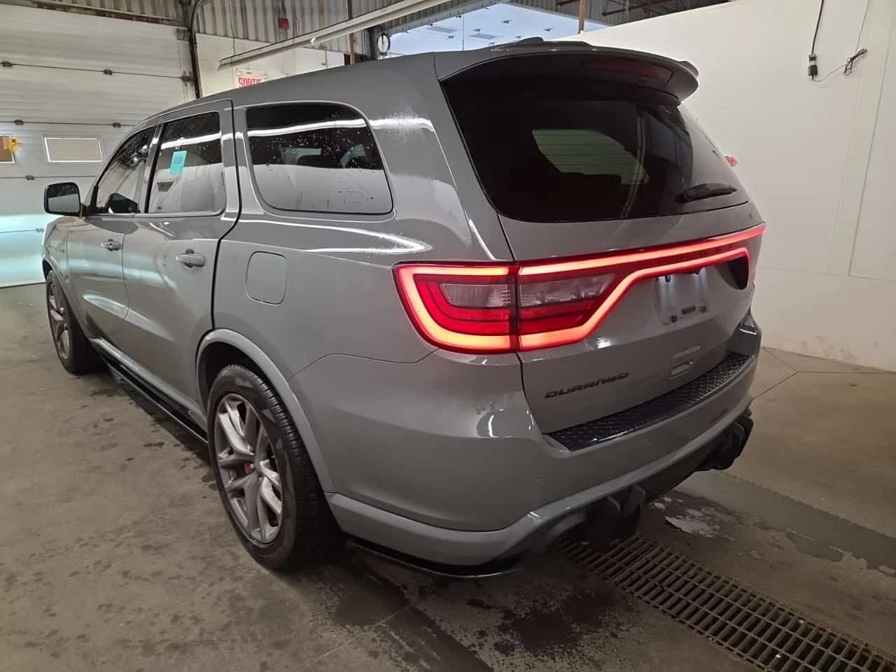 Dodge Durango SRT 392 * CARFAX * Един собственик * Без инциденти, снимка 5 - Автомобили и джипове - 55441414