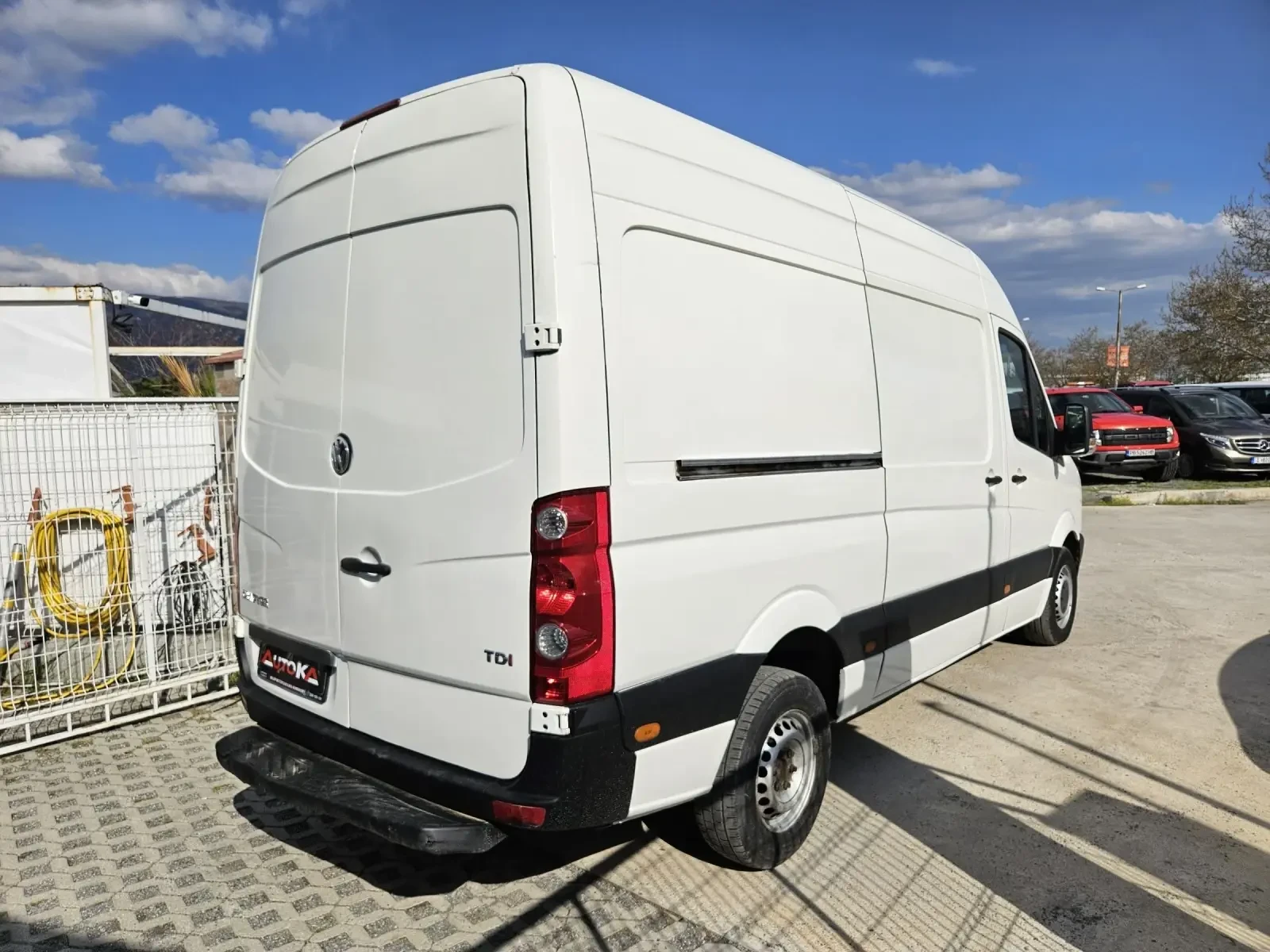 VW Crafter 2.5TDI-109КС= 6ск= КЛИМАТИК= ТЕРМОИЗОЛИРАН - изображение 3