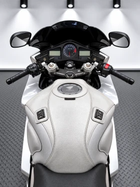 Honda Vfr 800 V4, снимка 2