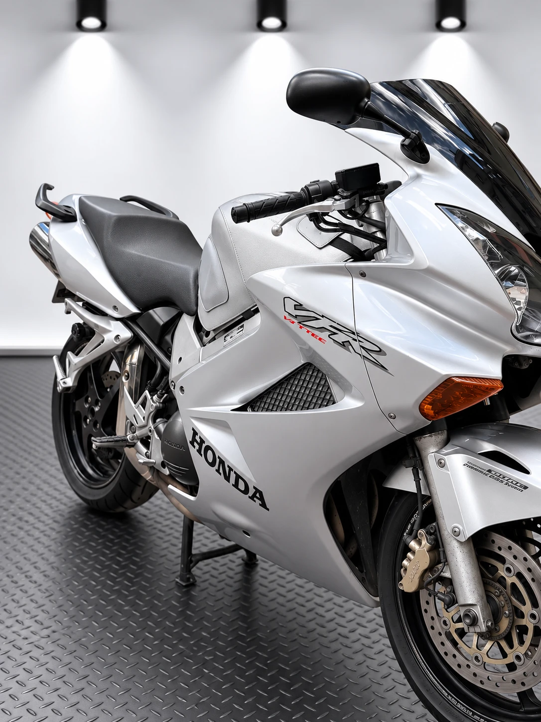 Honda Vfr 800 V4, снимка 3 - Мотоциклети и мототехника - 56115625
