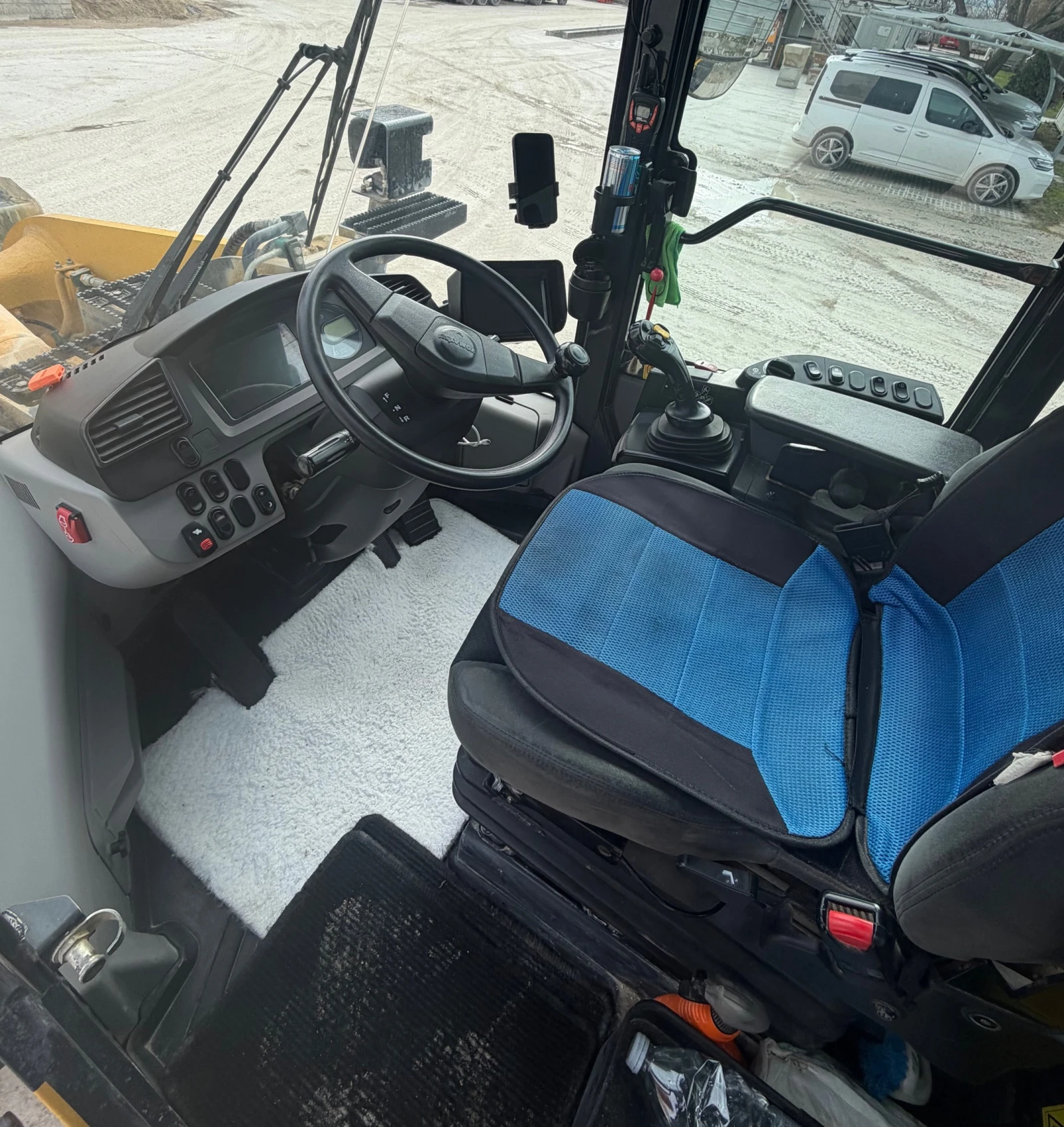 Челен товарач Komatsu W320 - изображение 7