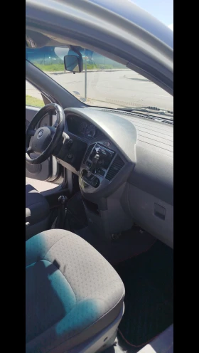 Kia Carens, снимка 10