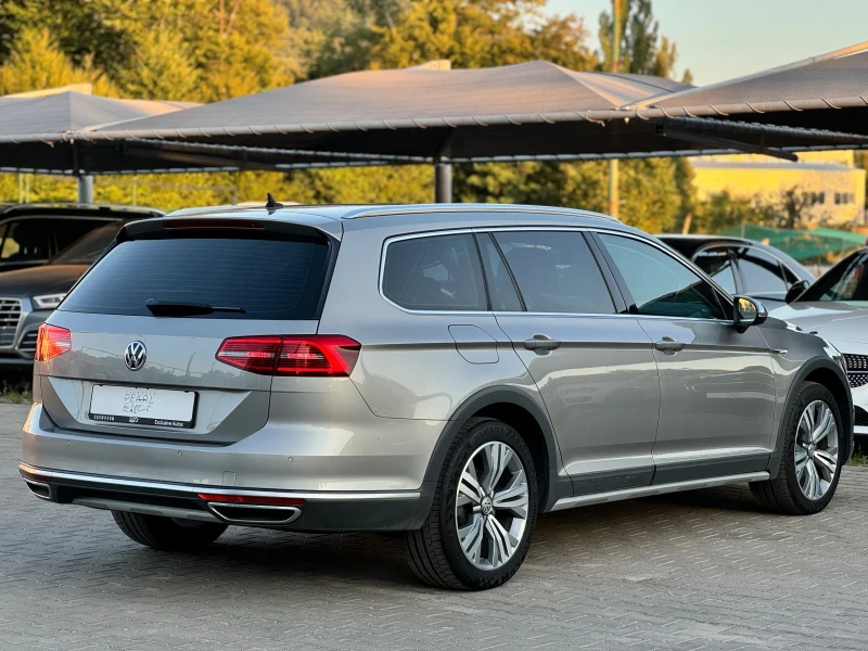 VW Alltrack Passat 2.0TDI 4MOTION LED FullAssist PANO NAVI, снимка 5 - Автомобили и джипове - 46854017