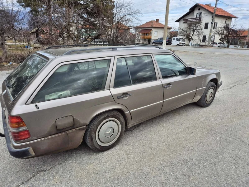 Mercedes-Benz 124 Е 300, снимка 4 - Автомобили и джипове - 49289910