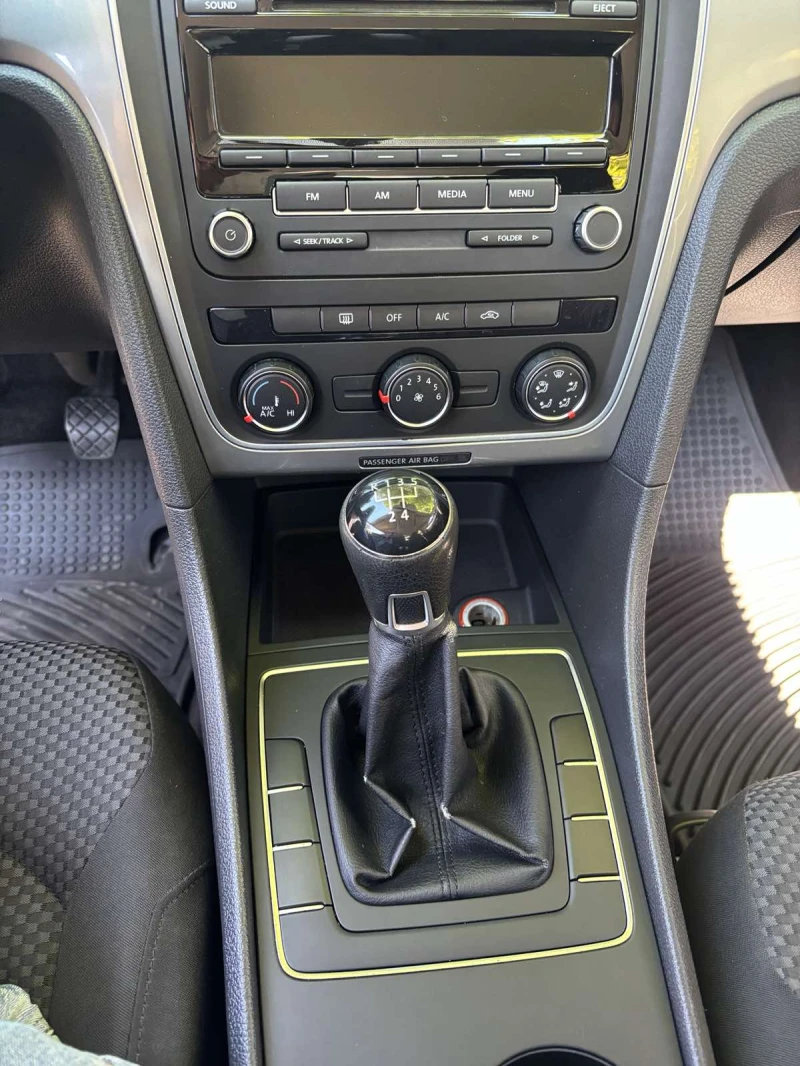 VW Passat, снимка 5 - Автомобили и джипове - 51997272