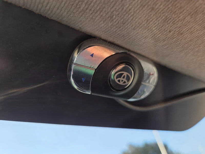 Toyota Aygo 1.0, снимка 13 - Автомобили и джипове - 52774911