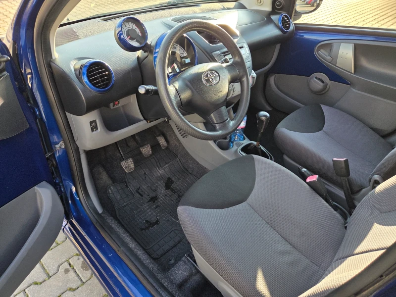 Toyota Aygo 1.0, снимка 8 - Автомобили и джипове - 52774911