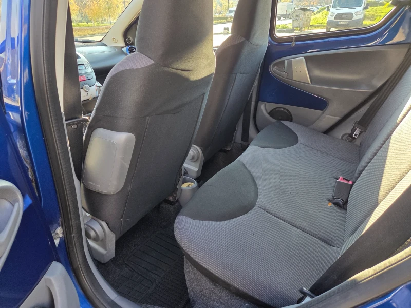 Toyota Aygo 1.0, снимка 10 - Автомобили и джипове - 52774911