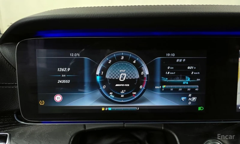 Mercedes-Benz E 220, снимка 8 - Автомобили и джипове - 52807748