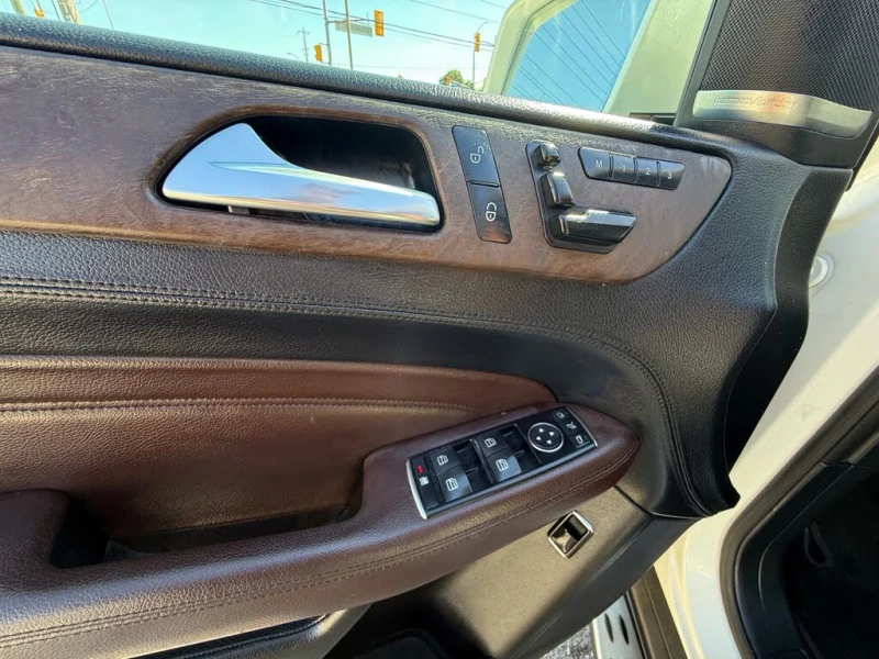 Mercedes-Benz ML 550 4MATIC* Автокредит* (Цена до БГ), снимка 8 - Автомобили и джипове - 53417000