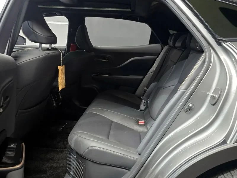 Toyota Crown 2.5 Хибрид 4x4, снимка 10 - Автомобили и джипове - 55809420