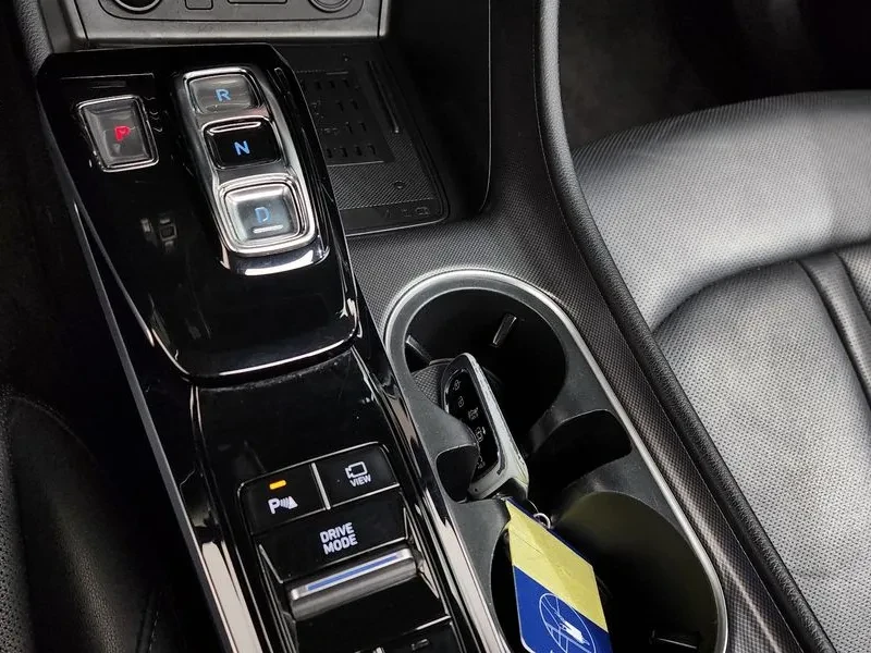 Hyundai Sonata 2.0 Premium Millennial, снимка 9 - Автомобили и джипове - 55747695