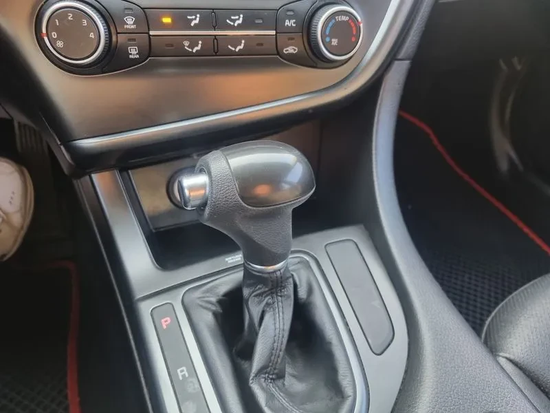 Kia K5  Lpi Deluxe, снимка 9 - Автомобили и джипове - 55921758