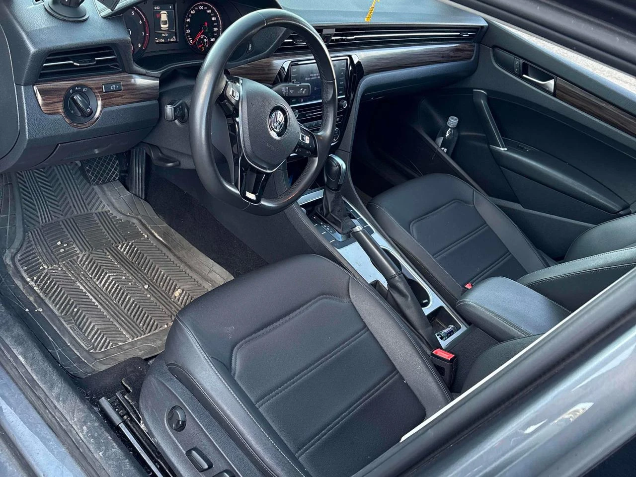 VW Passat Limited* Авто финансиране* Карфакс - изображение 5
