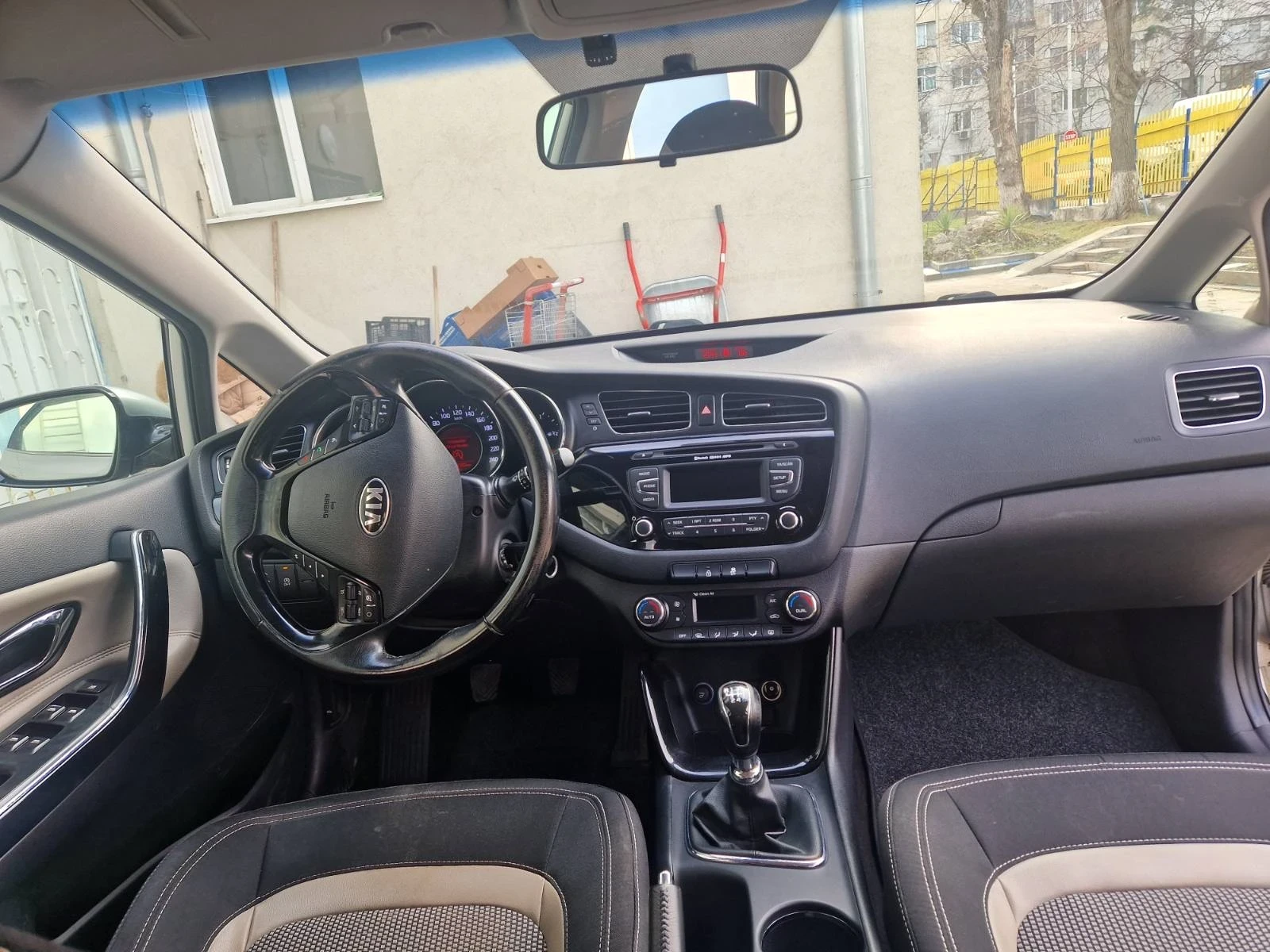 Kia Ceed 1.6 CRDI Eco Dynamics , снимка 12 - Автомобили и джипове - 53710968