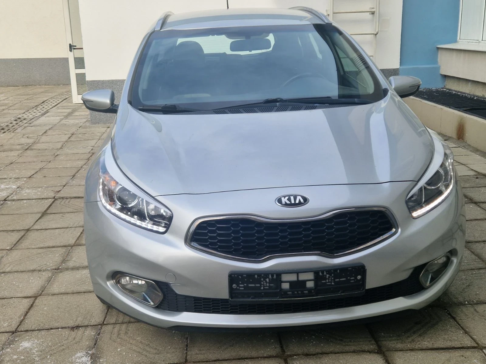 Kia Ceed 1.6 CRDI Eco Dynamics , снимка 7 - Автомобили и джипове - 53710968