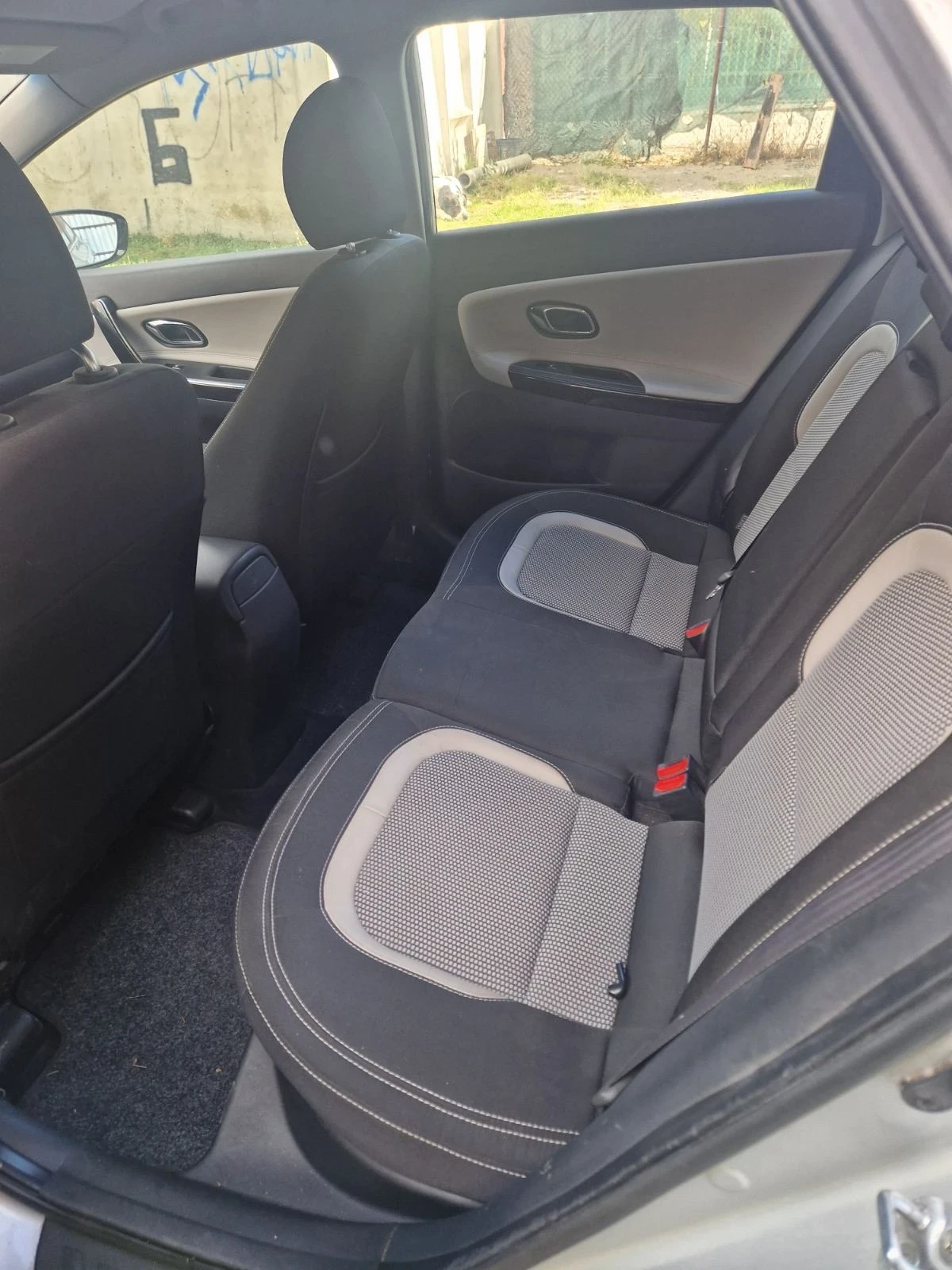 Kia Ceed 1.6 CRDI Eco Dynamics , снимка 7 - Автомобили и джипове - 56625160