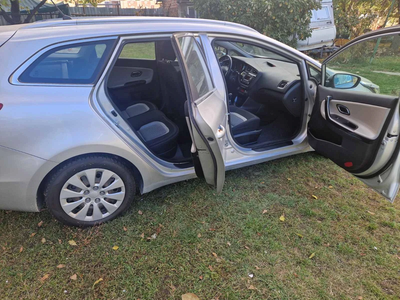 Kia Ceed 1.6 CRDI Eco Dynamics , снимка 3 - Автомобили и джипове - 56625160