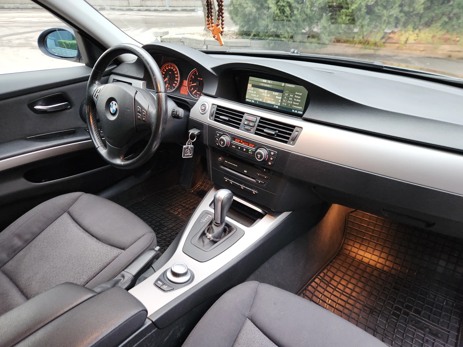 BMW 325 xi, снимка 14 - Автомобили и джипове - 53950291