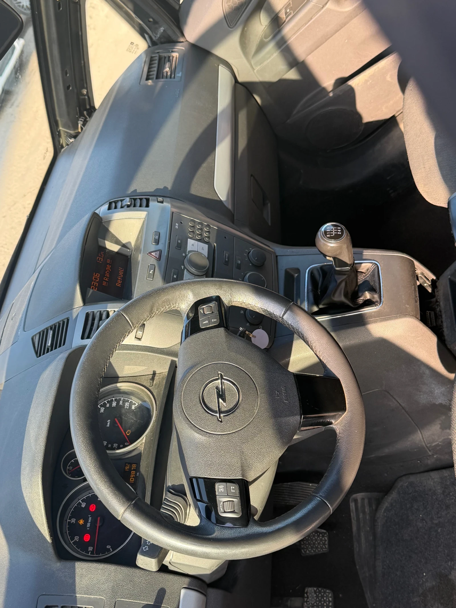 Opel Zafira 1.9, снимка 5 - Автомобили и джипове - 53953168