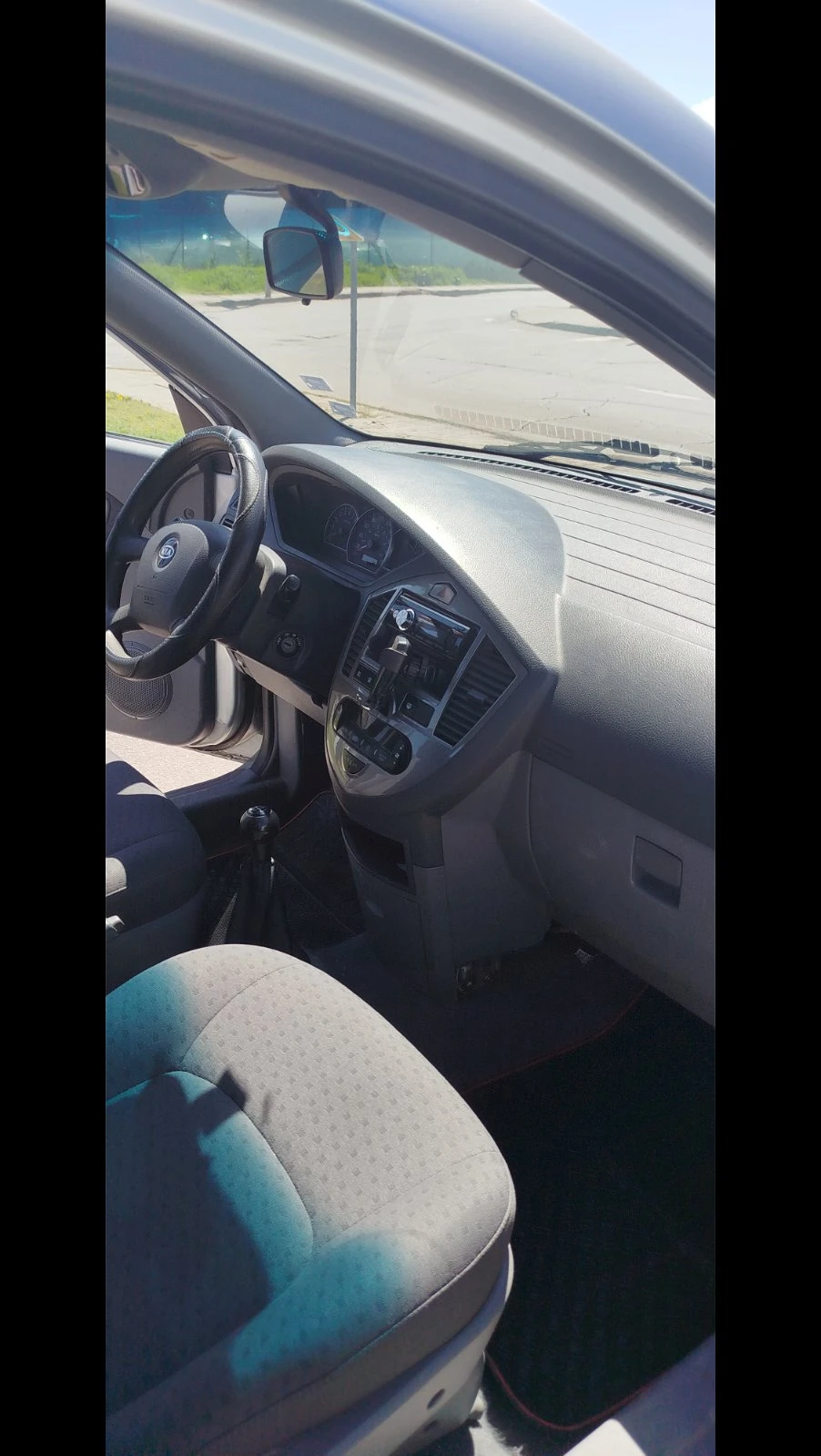 Kia Carens, снимка 10 - Автомобили и джипове - 54352592