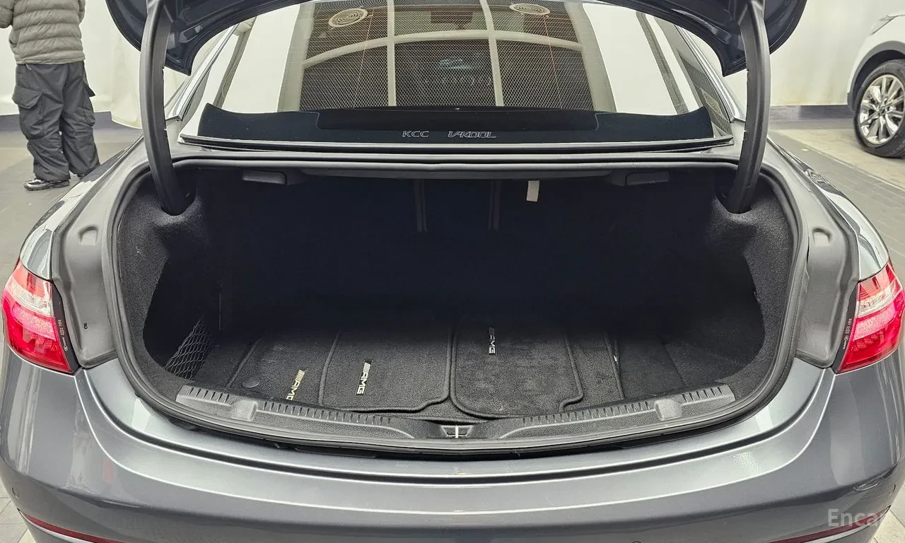 Mercedes-Benz E 220 AMG PK* DIGITAL* HEAD-UP* ОБДУХ* КРАЙНА ЦЕНА, снимка 17 - Автомобили и джипове - 54645608