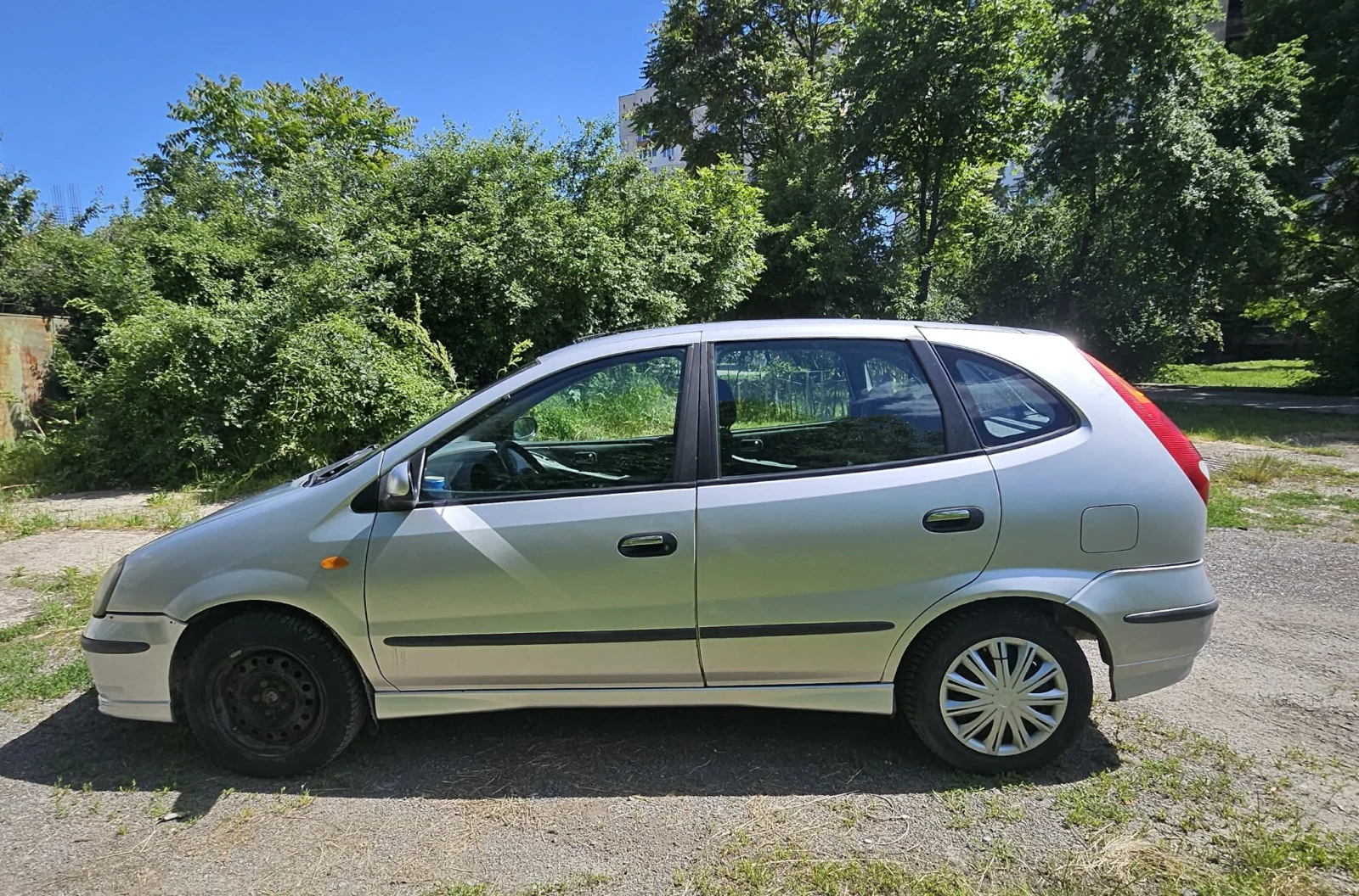 Nissan Almera tino, снимка 15 - Автомобили и джипове - 54712729