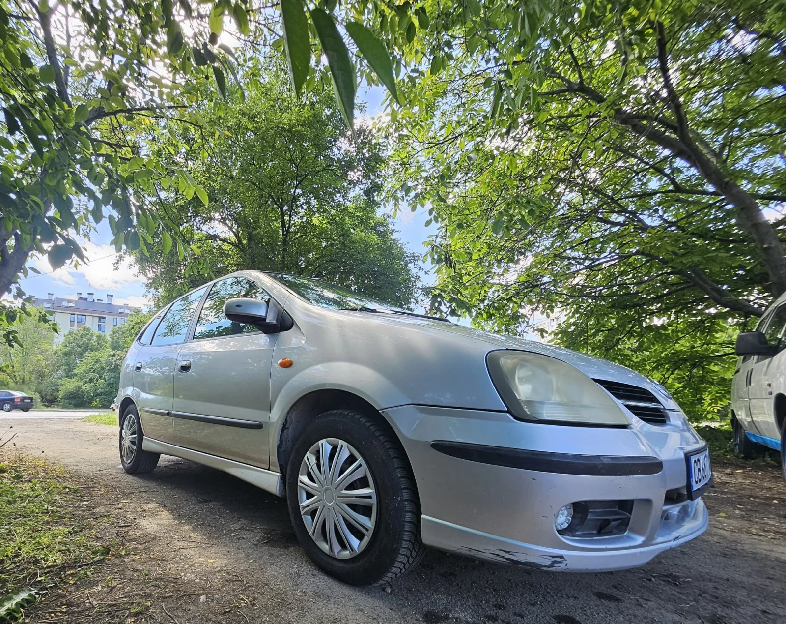 Nissan Almera tino, снимка 5 - Автомобили и джипове - 54712729