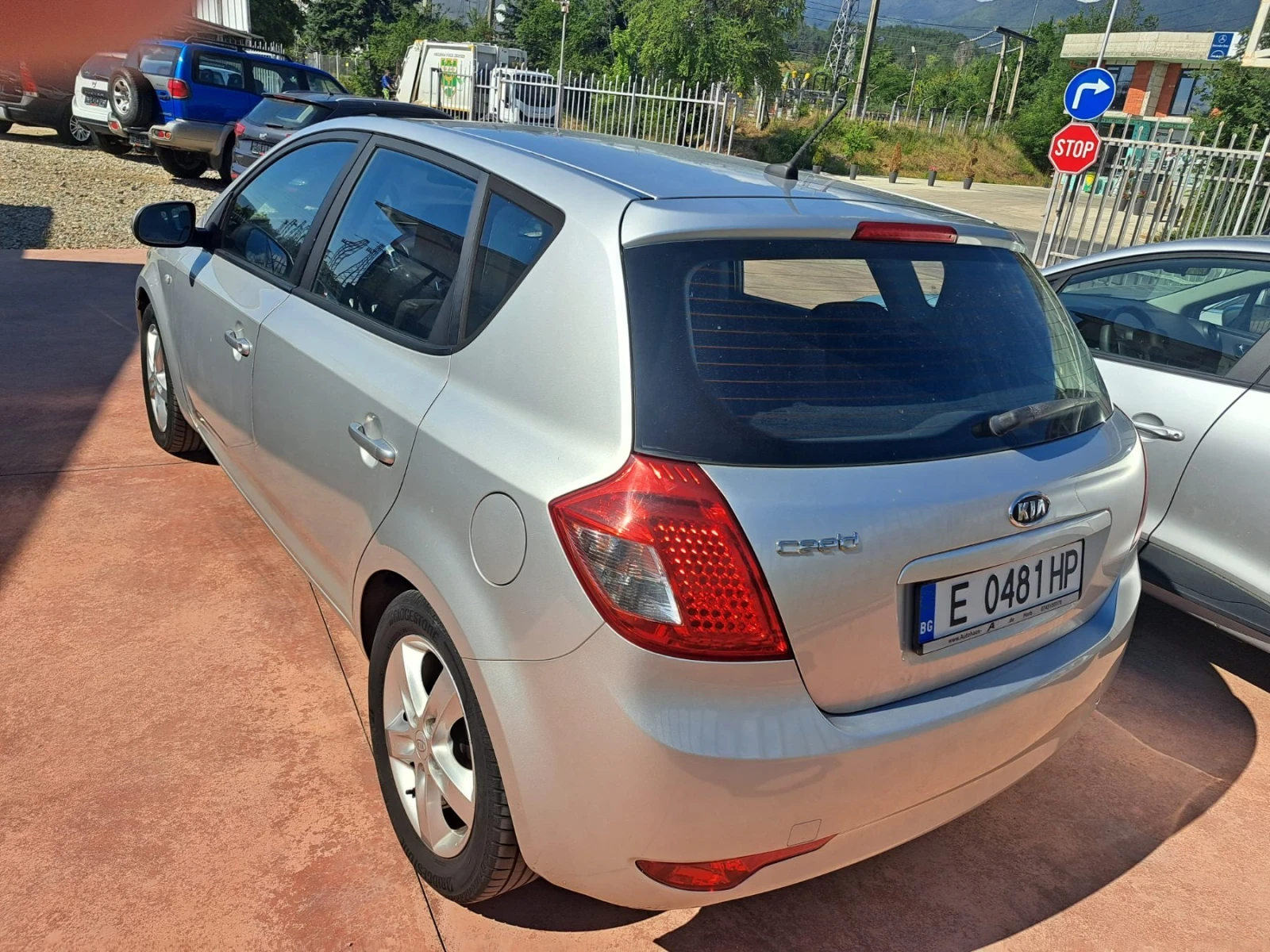 Kia Ceed, снимка 3 - Автомобили и джипове - 55353732