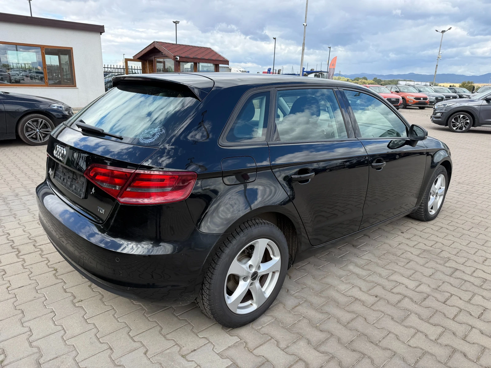Audi A3 1.6TDI EURO 5, снимка 6 - Автомобили и джипове - 56198030