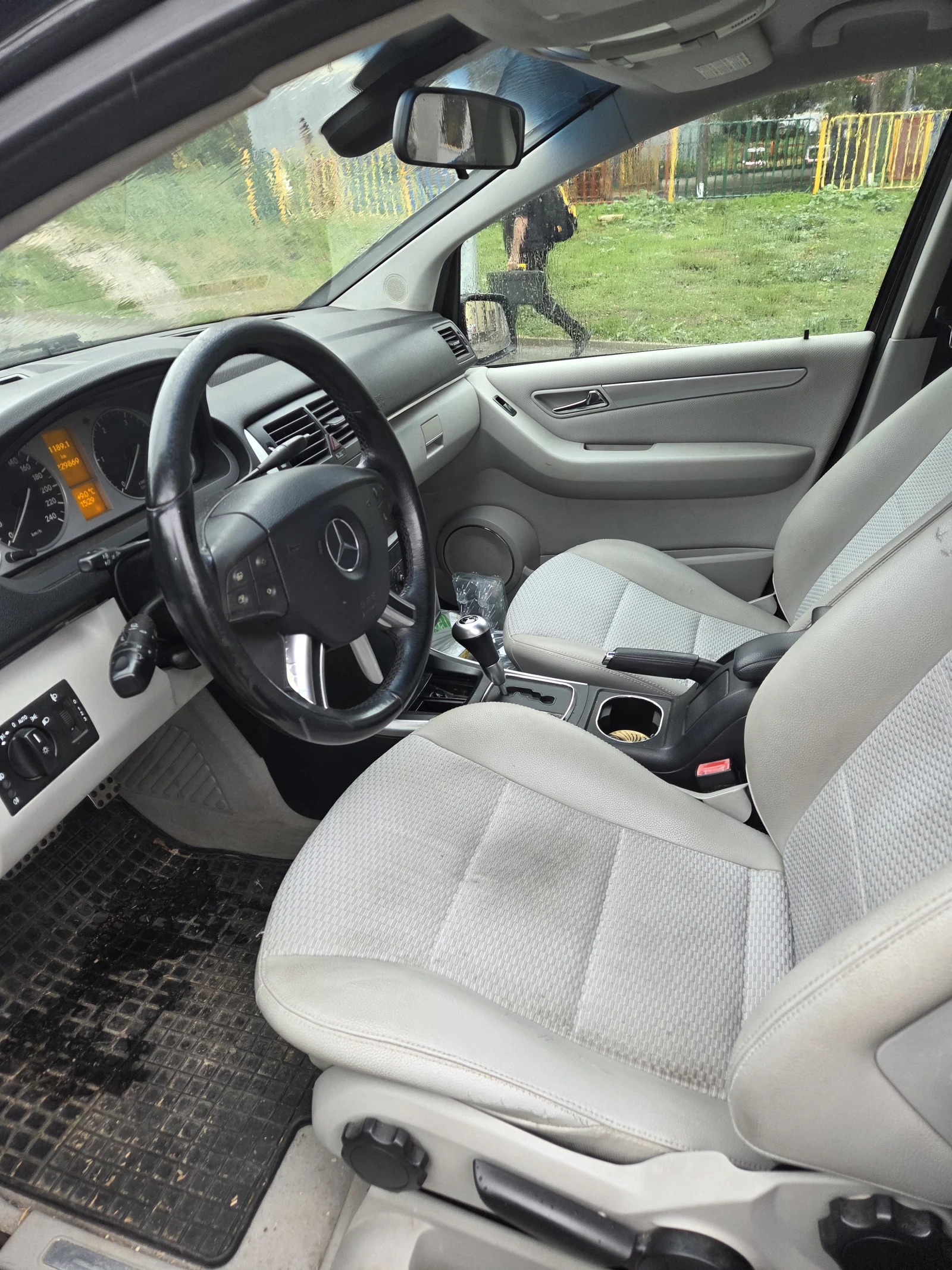 Mercedes-Benz B 200 CDI, снимка 3 - Автомобили и джипове - 56682308