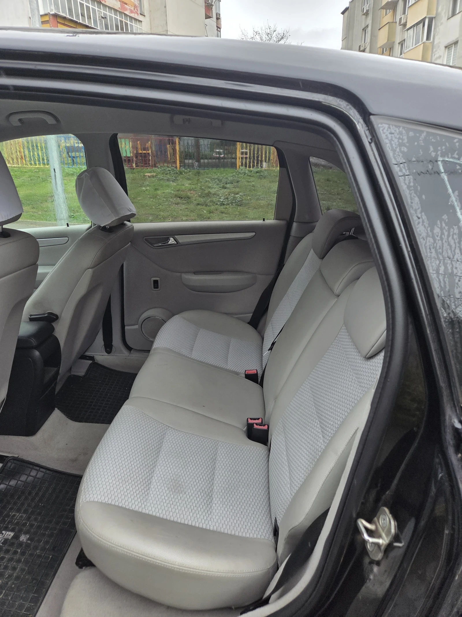 Mercedes-Benz B 200 CDI, снимка 4 - Автомобили и джипове - 56682308