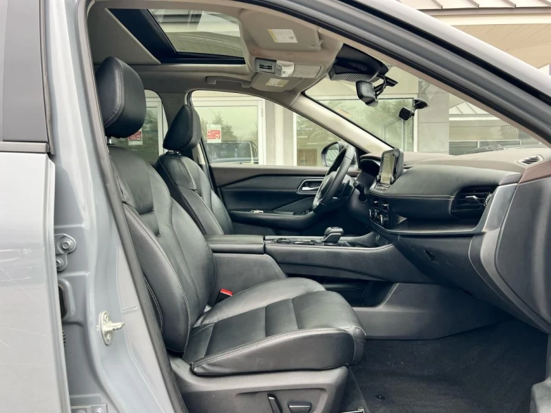 Nissan Rogue, снимка 5 - Автомобили и джипове - 52998655