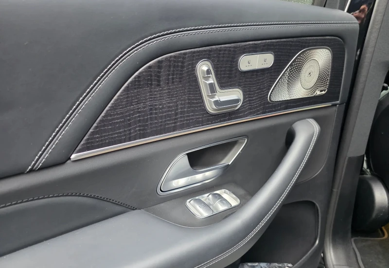 Mercedes-Benz GLS 63 AMG 4Matic+ , снимка 12 - Автомобили и джипове - 53530277