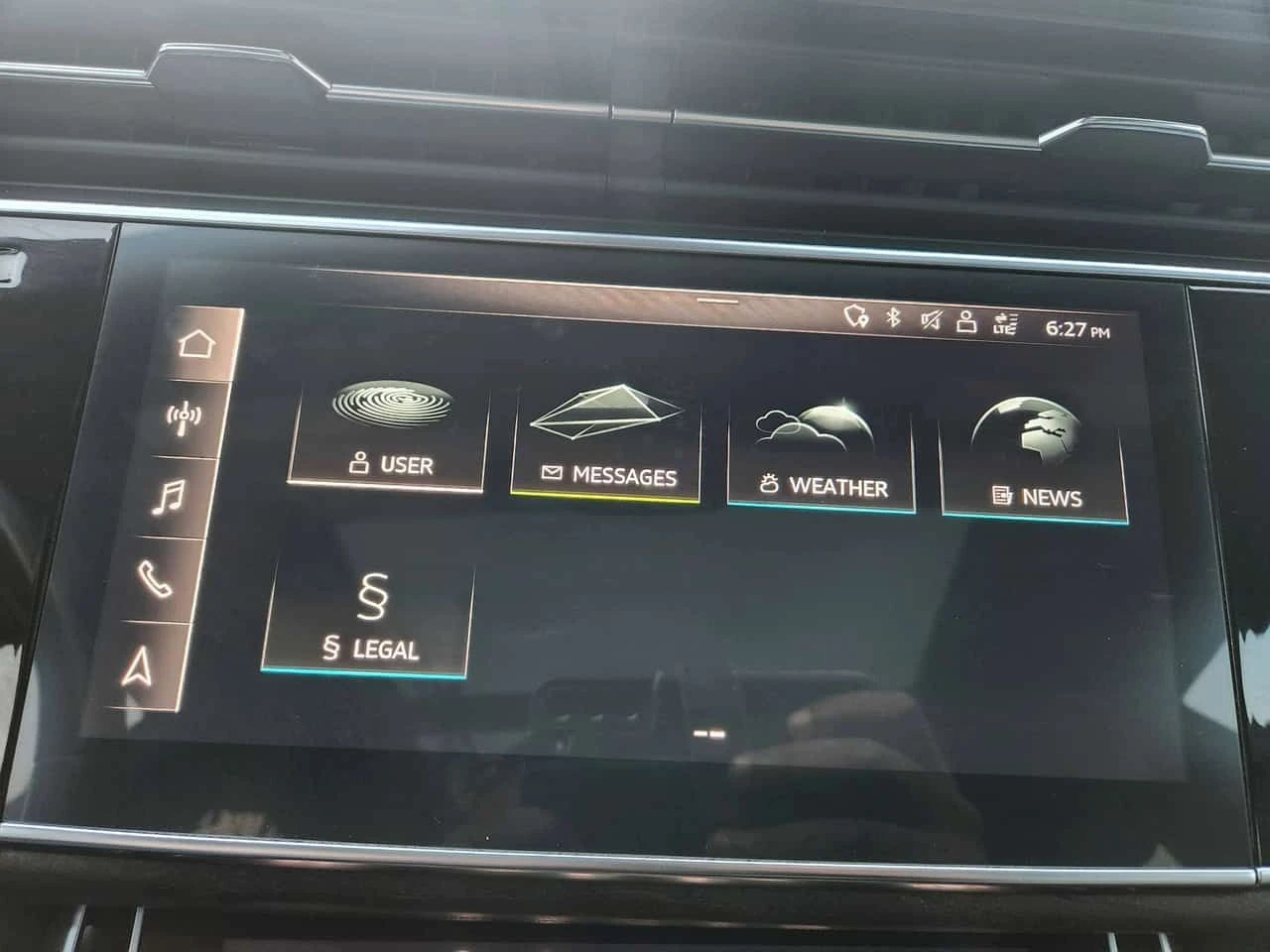 Audi Q8 Progressiv/ДИСТРОНИК/ПАНОРАМА/ОБДУХВАНЕ/360, снимка 15 - Автомобили и джипове - 53919109