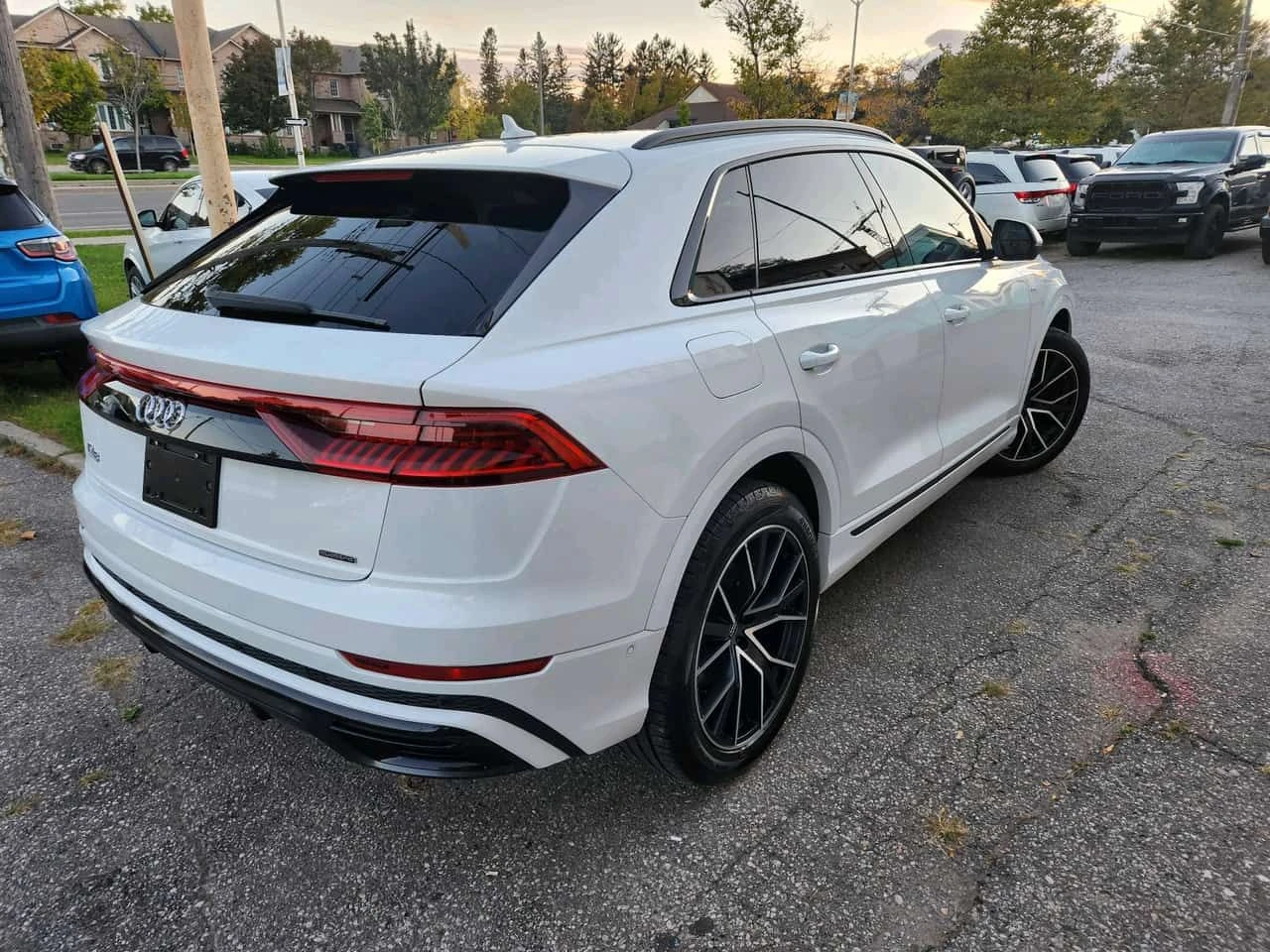 Audi Q8 Progressiv/ДИСТРОНИК/ПАНОРАМА/ОБДУХВАНЕ/360, снимка 6 - Автомобили и джипове - 53919109