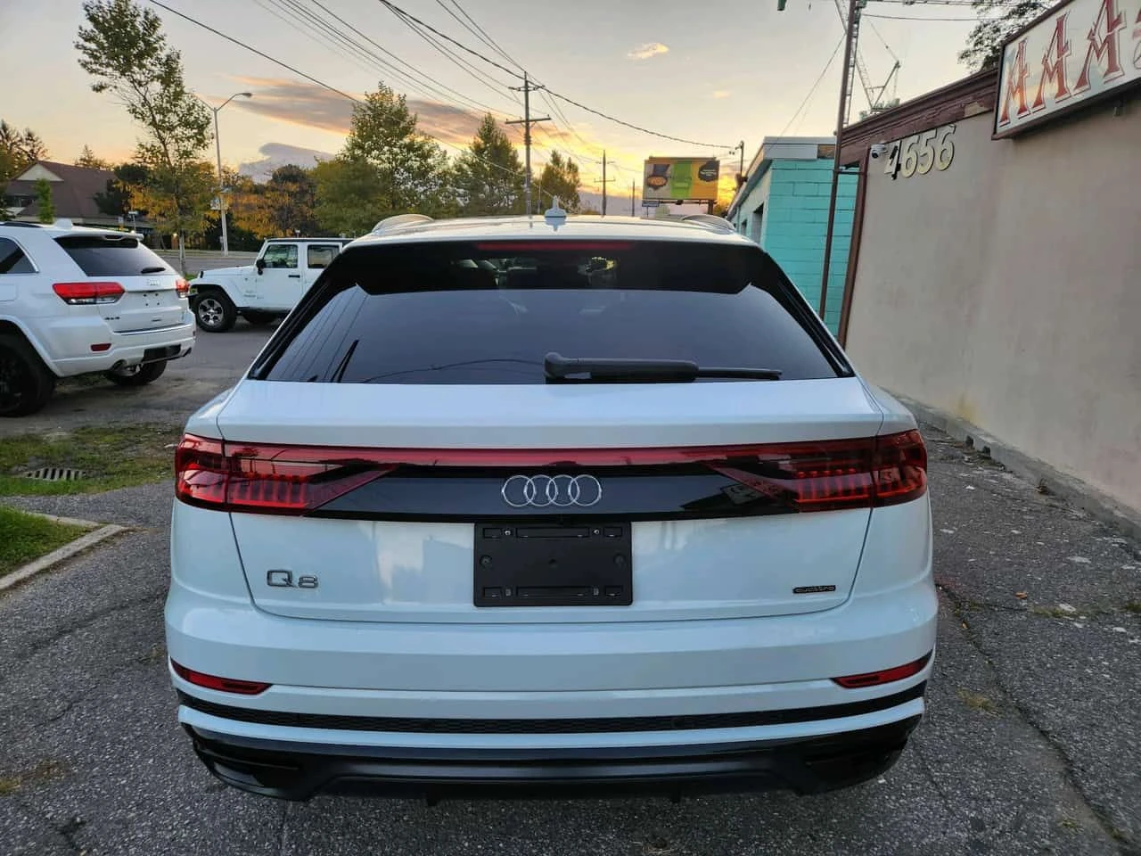 Audi Q8 Progressiv/ДИСТРОНИК/ПАНОРАМА/ОБДУХВАНЕ/360, снимка 5 - Автомобили и джипове - 53919109