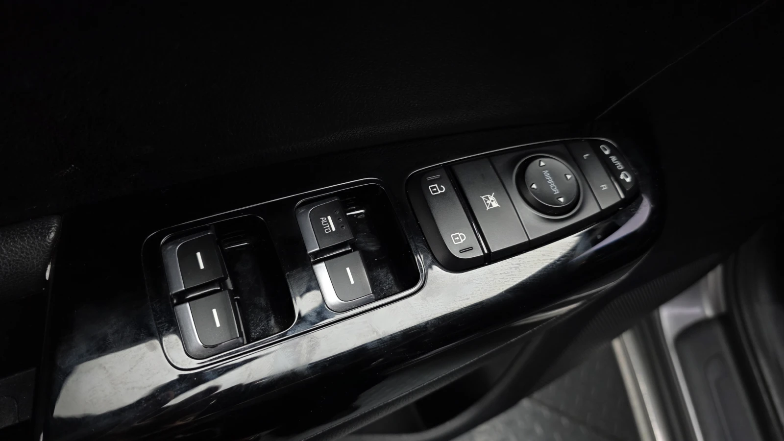 Kia Sportage 2.0 2WD NOBLESSE autogeorge.com , снимка 16 - Автомобили и джипове - 54132258