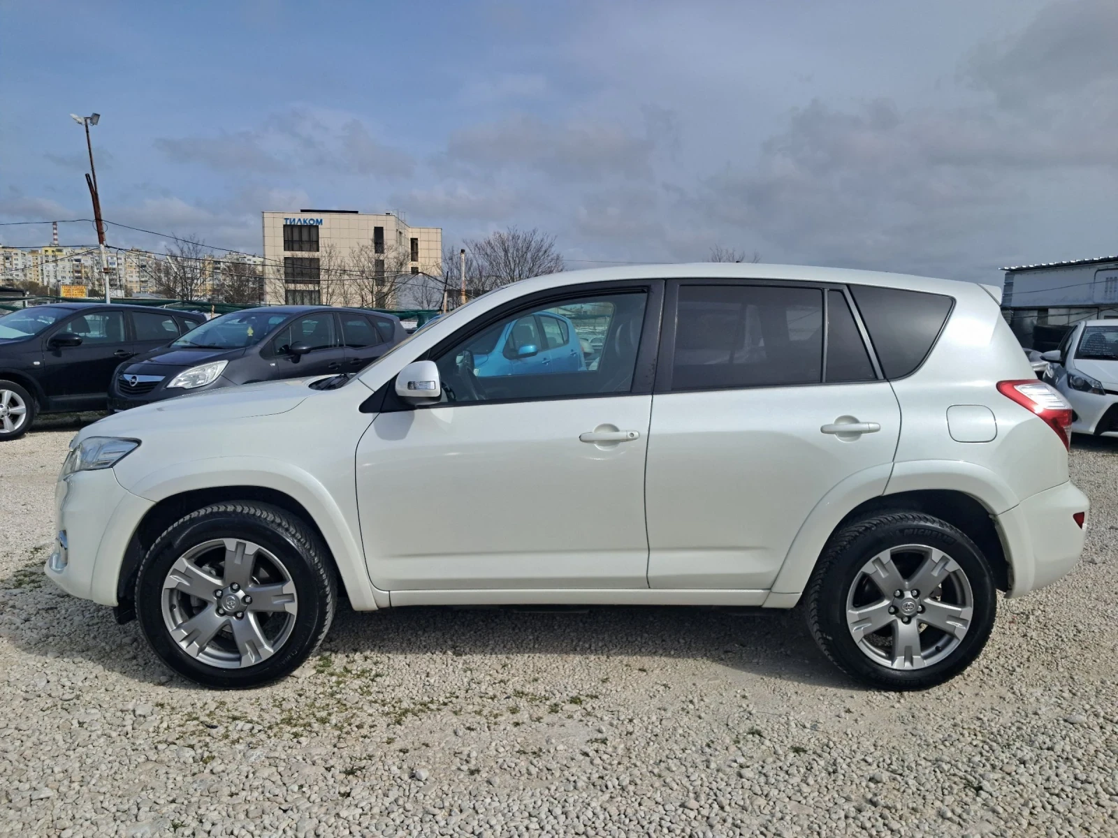 Toyota Rav4 2.2 150к.с АВТОМАТИК 4х4 Италия, снимка 4 - Автомобили и джипове - 54211408