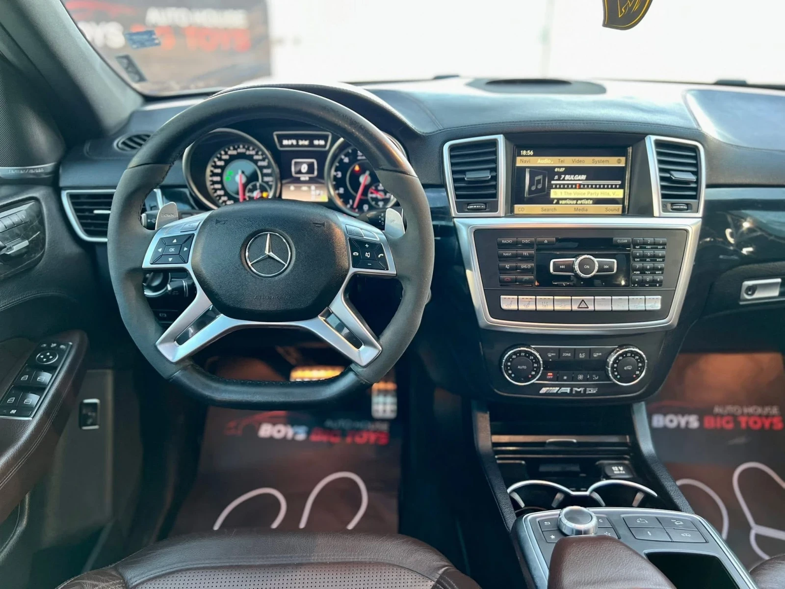 Mercedes-Benz ML 63 AMG БялаПерла* Обдухвани* Панорама* harman/kardon* Ful, снимка 11 - Автомобили и джипове - 54211993