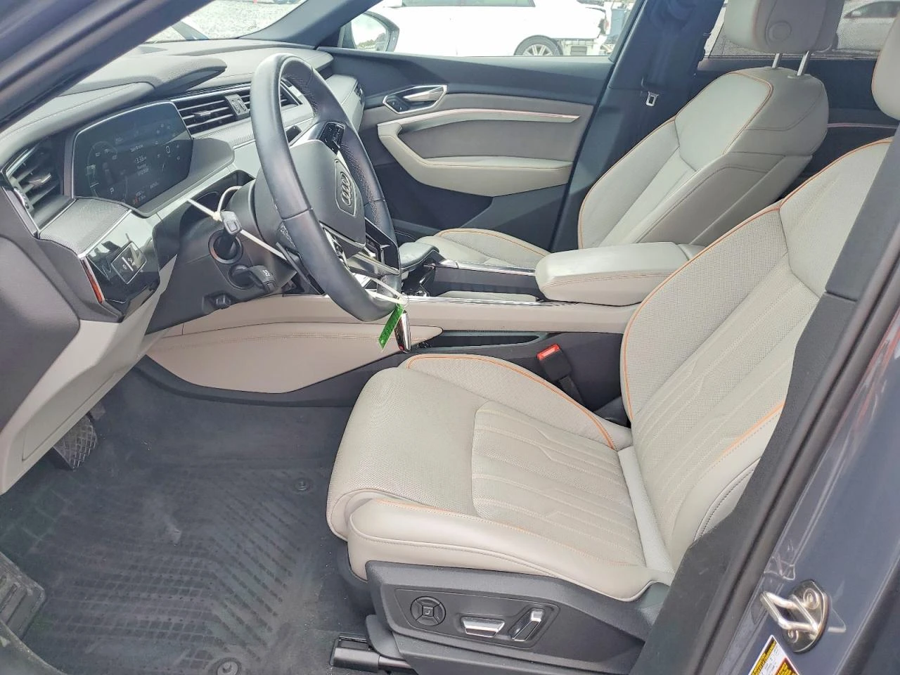 Audi Q8 E-TRON PRESTIGE QUATTRO, снимка 7 - Автомобили и джипове - 54341742