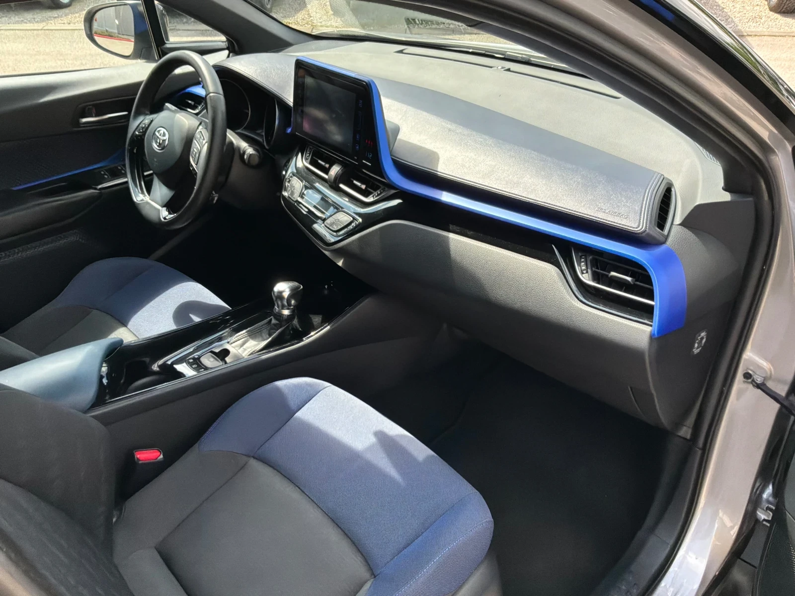Toyota C-HR 1.8h 122к.с Гаранция в Тойота БГ. на батерията, снимка 15 - Автомобили и джипове - 54490690